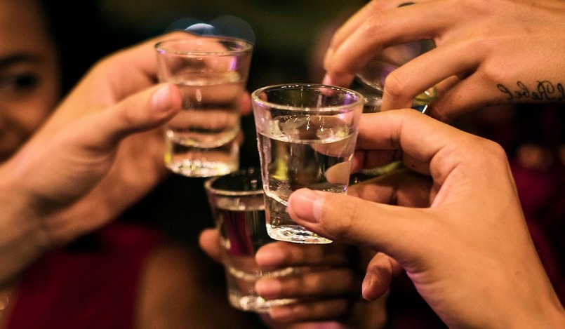 Uống rượu có thực sự làm cơ thể chúng ta ấm lên?