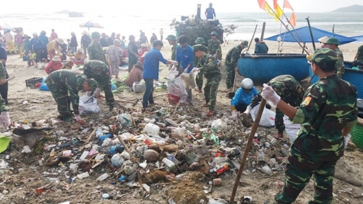 Thanh Hóa: Thực hiện nhiều giải pháp nhằm hạn chế ô nhiễm rác thải biển