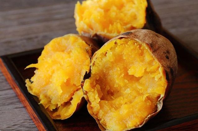 Loại củ dân dã nướng bán đầy đường, tưởng chỉ để ăn chơi, hoá ra là “thực phẩm vàng” tốt hơn thuốc bổ
