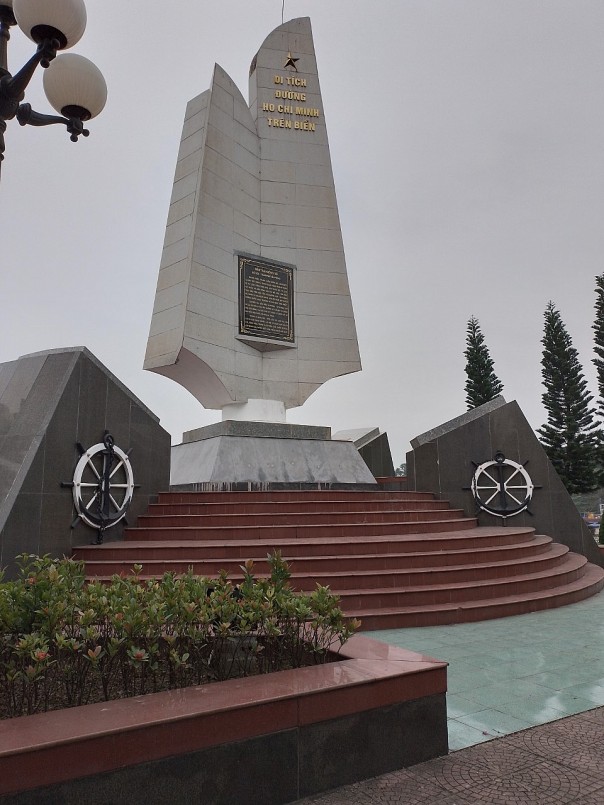 Đài tưởng niệm tại Bến tàu không số (K15) quận Đồ Sơn, thành phố Hải Phòng