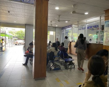 Số ca đau mắt đỏ tăng nhanh ở Đà Nẵng, nhiều người lo lắng mua thuốc dự trữ