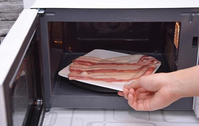 Những sai lầm thường mắc phải khi sử dụng lò vi sóng  khiến 