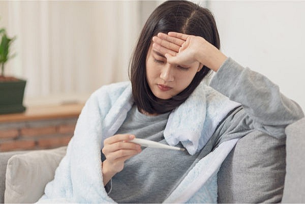 Thường xuyên cảm thấy mệt mỏi, thiếu năng lượng là hai trong nhiều dấu hiệu của bệnh cảm cúm
