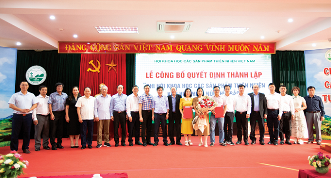 Những kết quả nổi bật trong năm 2024 và phương hướng hoạt động năm 2025 của Hội Khoa học các sản phẩm thiên nhiên Việt Nam (VANPS)