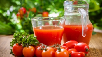Điều gì xảy ra khi uống nước ép cà chua mỗi ngày?