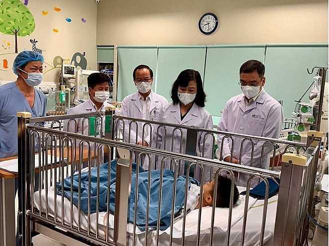 Bé trai 4 tuổi trong vụ "nộp tiền mới cấp cứu" đã tỉnh táo, sắp xuất viện