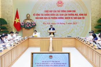 Thủ tướng yêu cầu quyết liệt chống buôn lậu, hàng giả