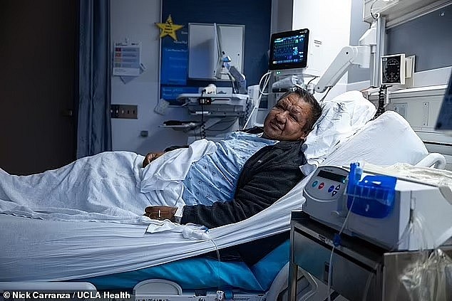 Bệnh nhân Oscar Larrainzar. Ảnh: dailymail.co.uk