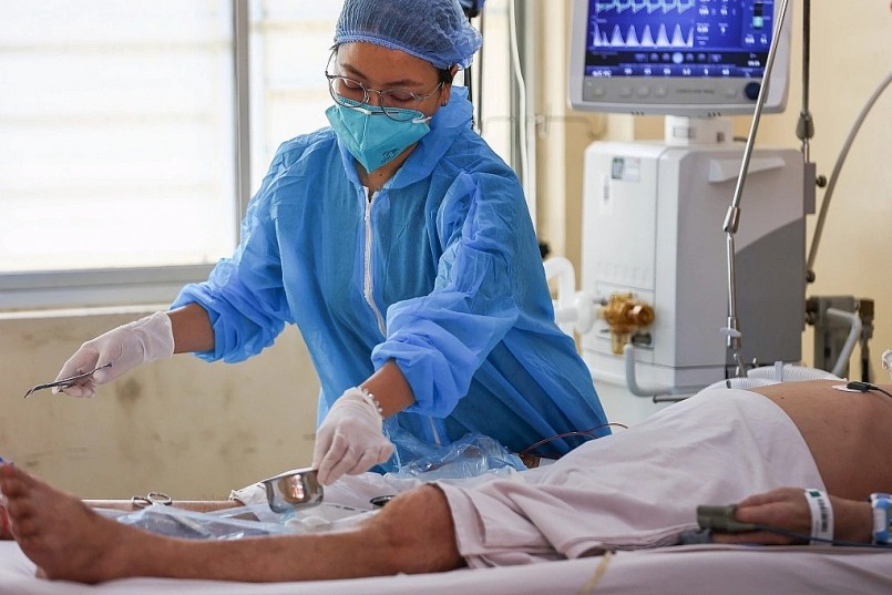 Một ca điều trị Covid-19 hồi tháng 4/2023. Ảnh: Quỳnh Trần