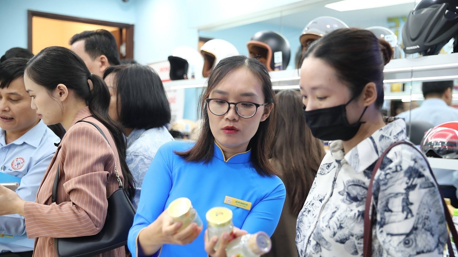 Báo chí – ngọn đèn trong "mê cung tiêu dùng"