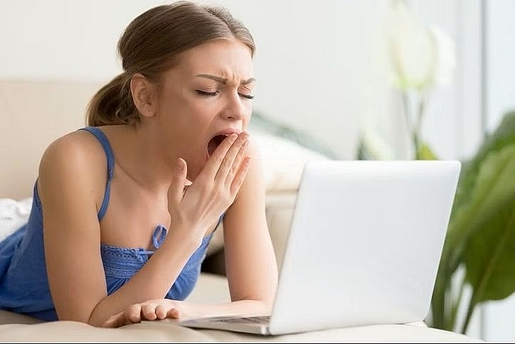 Theo khuyến nghị của Tổ chức Y tế Thế giới (WHO), người trưởng thành nên ngủ từ 7–9 tiếng/đêm