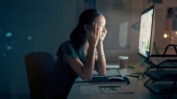 Những thói quen hàng ngày đang âm thầm phá hủy đôi mắt của bạn