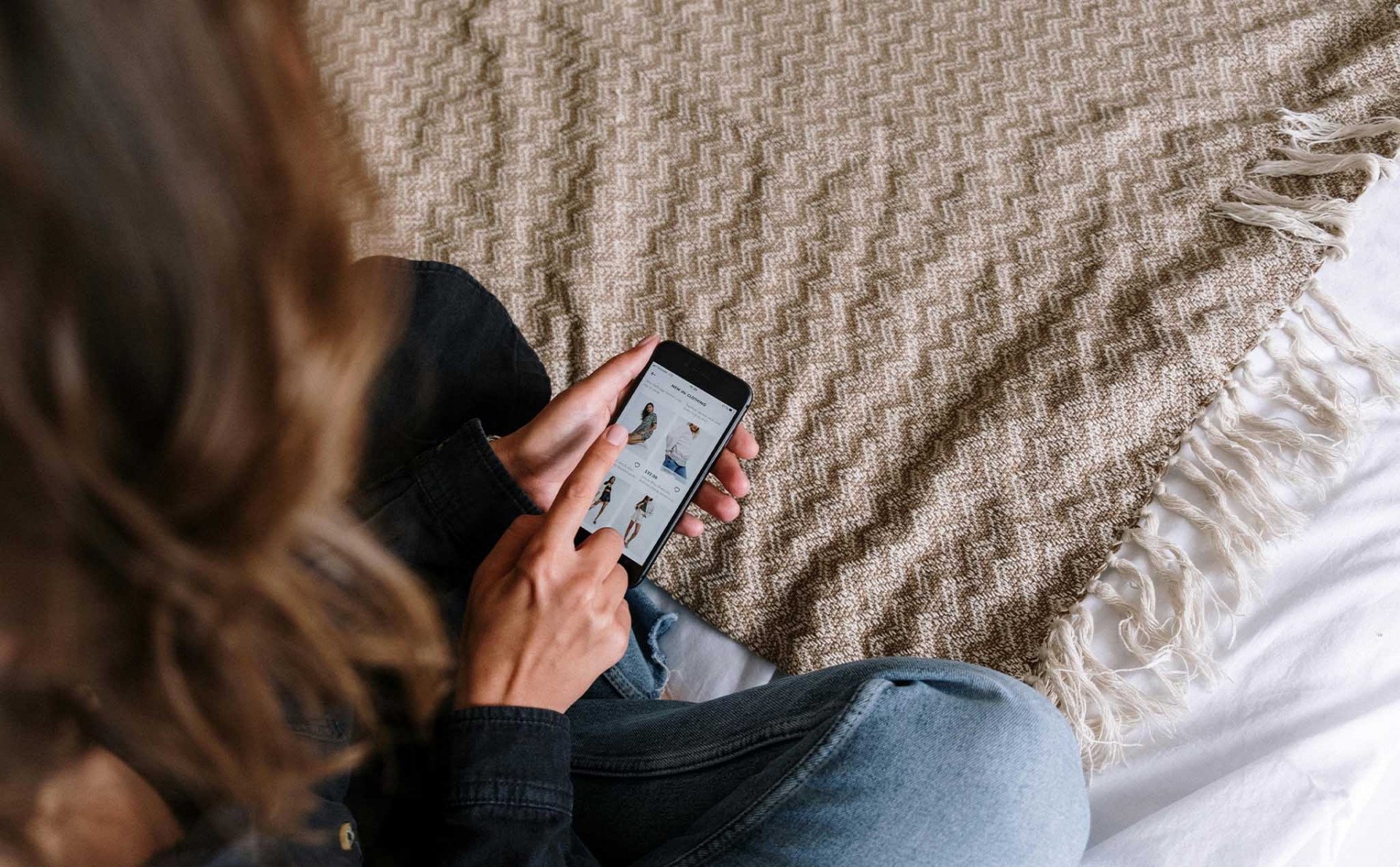 Gen Z và thói quen tiêu dùng hàng ngày thúc đẩy thương mại điện tử