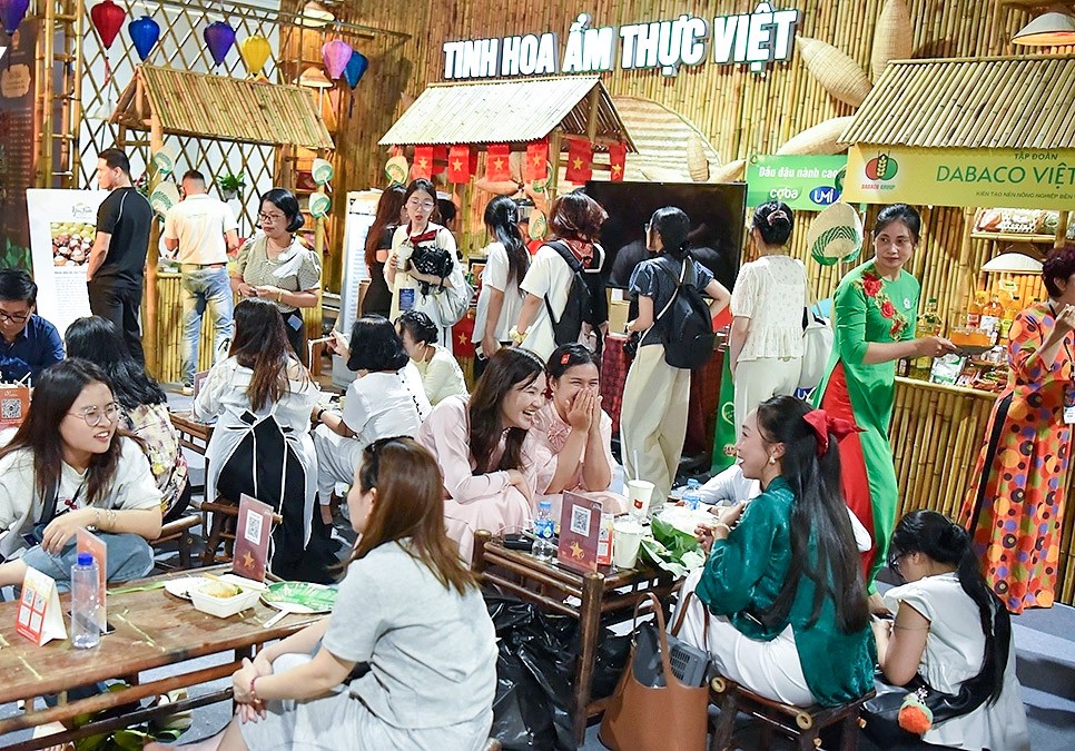 Các gian hàng sản phẩm thiên nhiên, OCOP tại Triển lãm thành tựu 80 năm Các gian hàng sản phẩm thiên nhiên, OCOP tại Triển lãm thành tựu 80 năm