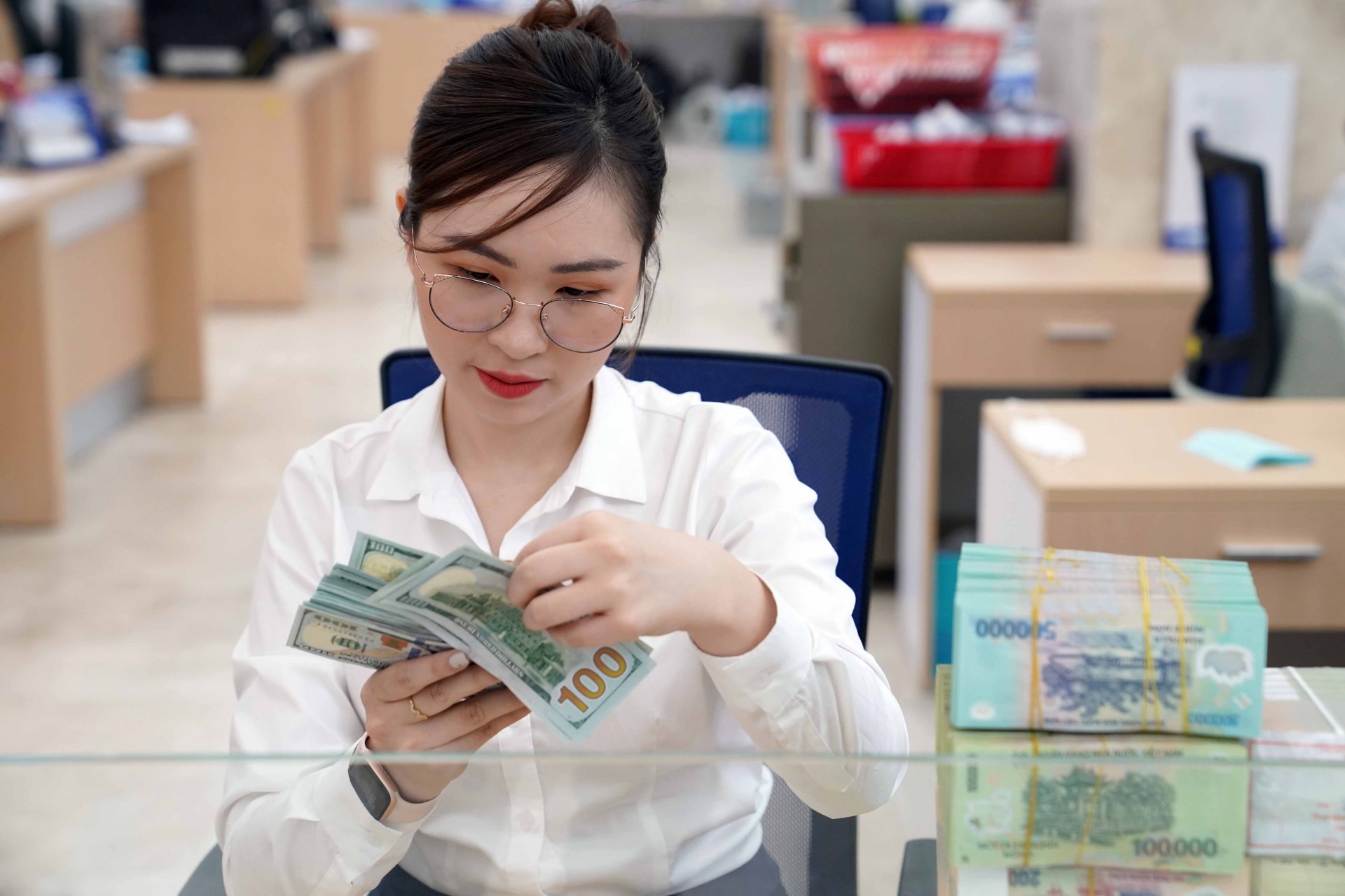 Từ 15/9, ngân hàng phải duy trì tỷ lệ an toàn vốn tối thiểu 8%