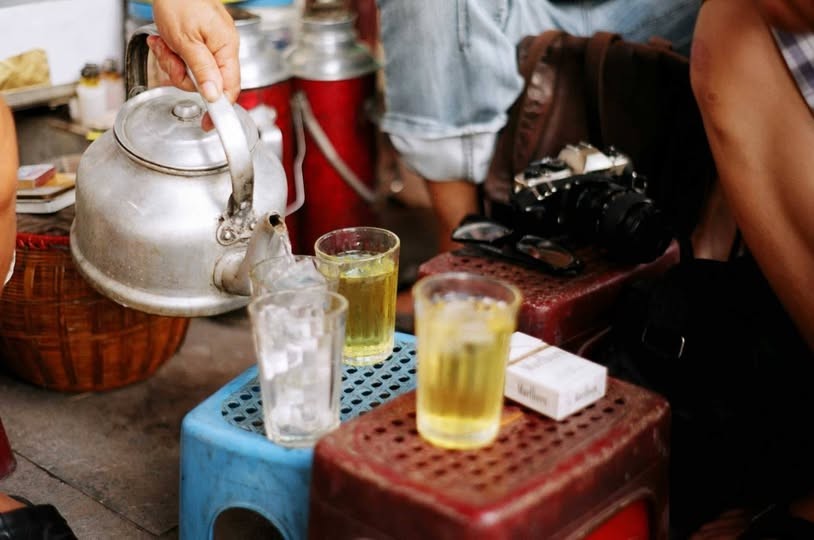 Từ trà đá vỉa hè đến vé máy bay Tết: Thị trường tiêu dùng nhiều biến động