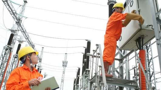 Giá điện 2 thành phần: Sẽ áp dụng cho khách hàng tiêu thụ lớn từ 1/1/2026