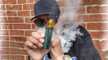 WHO báo động: Thanh thiếu niên hút thuốc lá điện tử nhiều gấp 9 lần người lớn