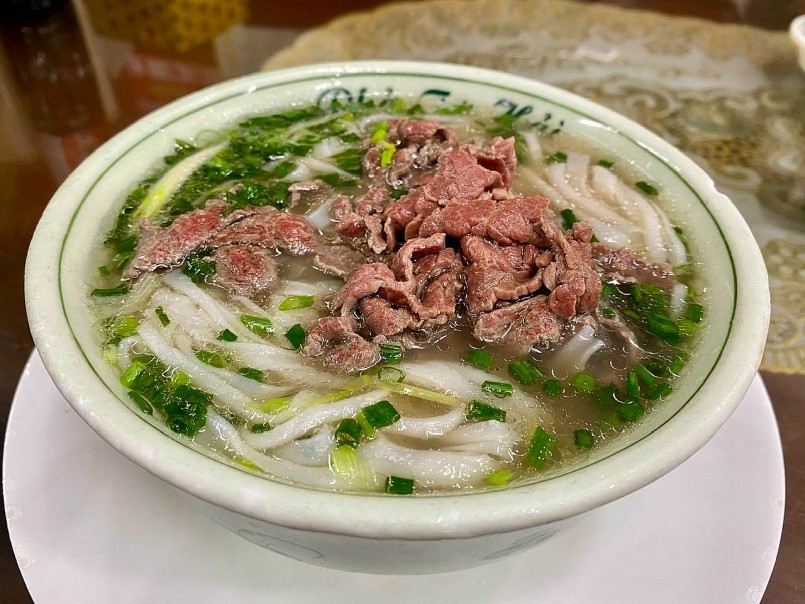 Phở là món ăn chinh phục nhiều khách nước ngoài khi tới Việt Nam.