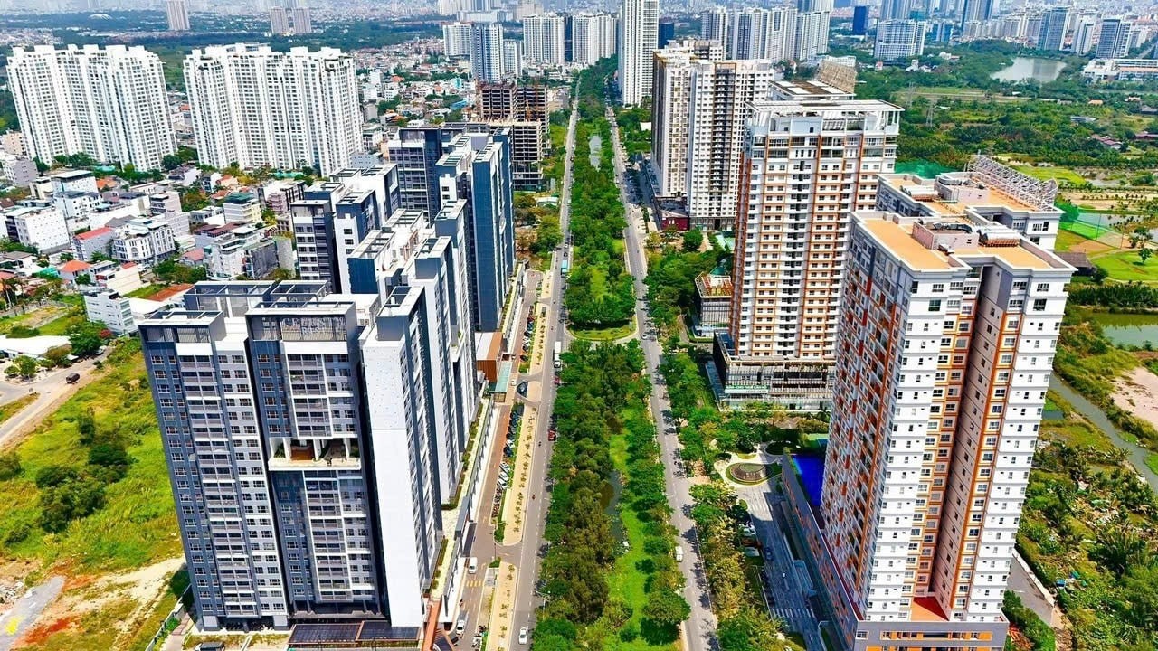 Thủ tướng Phạm Minh Chính yêu cầu gỡ vướng nhà ở xã hội, chấm dứt tình trạng “xin - cho”
