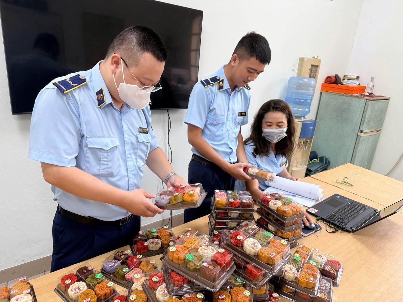 Siết chặt giám sát, cảnh báo sớm để bảo đảm an toàn thực phẩm nông, lâm, thủy sản Siết chặt giám sát, cảnh báo sớm để bảo đảm an toàn thực phẩm nông, lâm, thủy sản