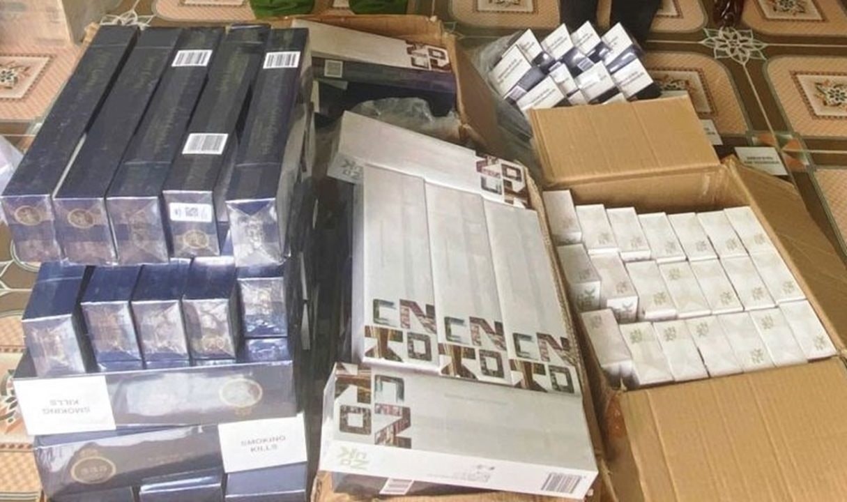 Thủ đoạn buôn lậu thuốc lá ngày càng tinh vi, ẩn mình trong hàng xuất khẩu