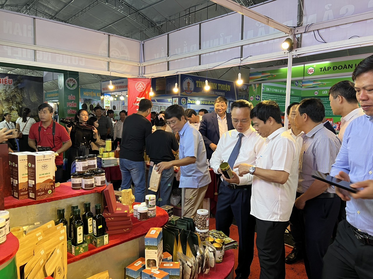 Hà Nội chuẩn bị khai mạc Hội chợ hàng công nghiệp nông thôn Thủ đô năm 2025 Hà Nội chuẩn bị khai mạc Hội chợ hàng công nghiệp nông thôn Thủ đô năm 2025