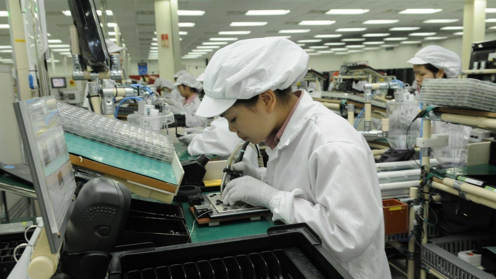 Tám nhóm hàng vượt mốc chục tỷ USD, đóng góp hơn 302 tỷ USD cho xuất khẩu cả nước