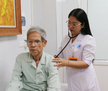 Người từ 75 tuổi hưởng trợ cấp hưu trí được thanh toán 100% chi phí khám chữa bệnh