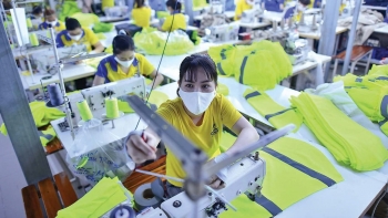 Từ lụa thủ công đến chuỗi cung ứng xanh: Dệt may Việt nâng chuẩn để đi xa