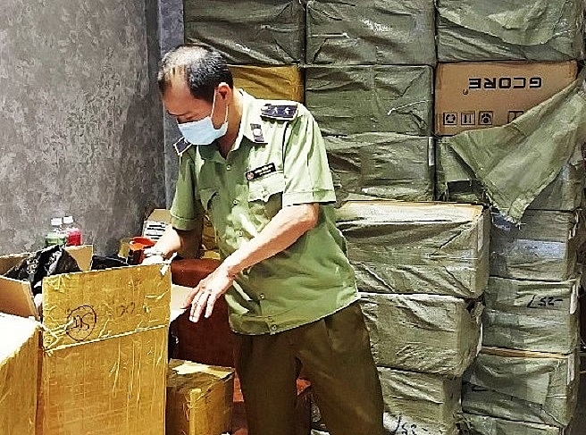 Hà Nội: Tạm giữ hàng chục nghìn sản phẩm thuốc lá điện tử không rõ nguồn gốc, xuất xứ