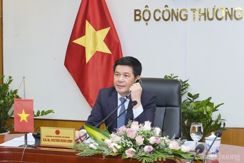 Bộ trưởng Bộ Công Thương Nguyễn Hồng Diên tại buổi điện đàm