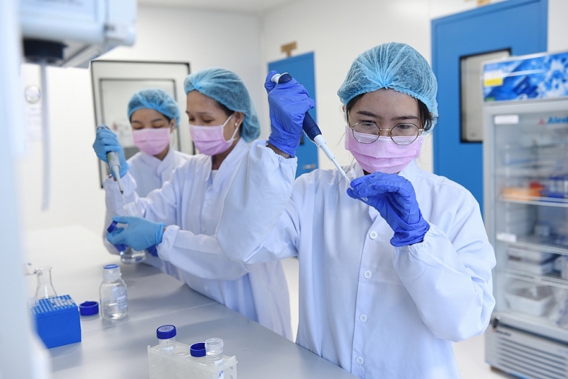 Thủ tướng Phạm Minh Chính: Quyết tâm nghiên cứu, chuyển giao, sản xuất bằng được vaccine phòng chống COVID-19