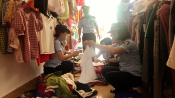 Hà Giang: Tạm giữ gần 100 sản phẩm quần, áo có dấu hiệu giả mạo nhãn hiệu