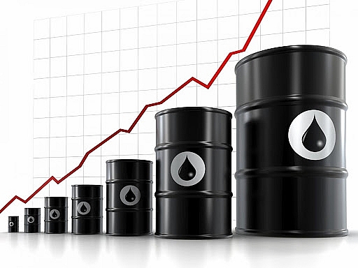 Giá xăng dầu hôm nay 3/8: Tăng mạnh trở lại