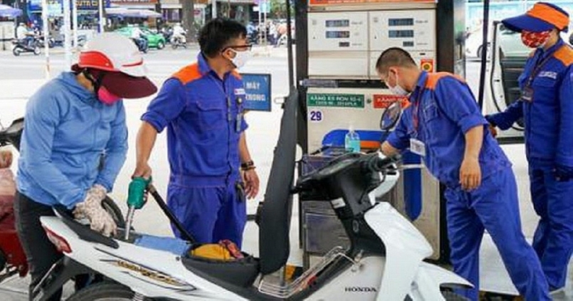 Giá xăng dầu tăng hay giảm vào ngày mai (11/8)?