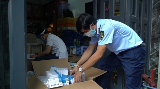 TP.HCM: Thu giữ hơn 2.800 hộp tân dược có dấu hiệu nhập lậu