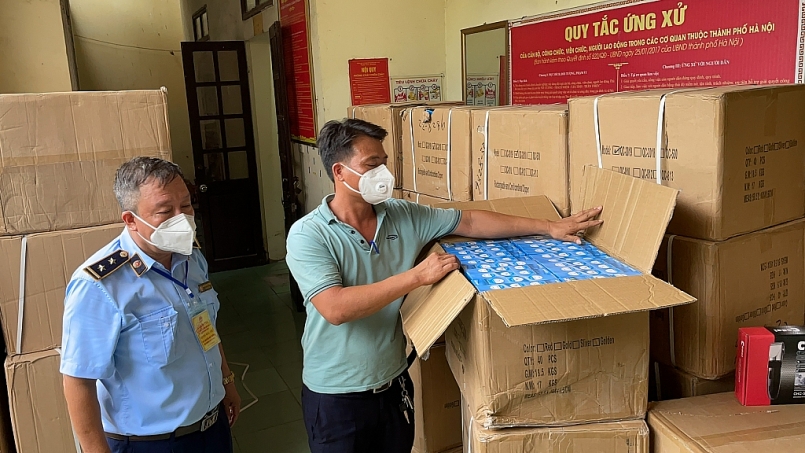 Hà Nội: Thu giữ 1.000 bộ van máy thở không rõ chất lượng
