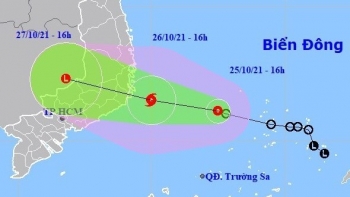 Áp thấp nhiệt đới cách Khánh Hòa khoảng 380km