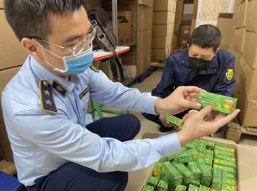 Hà Nội: Thu giữ 28.575 hộp vitamin có dấu hiệu xâm phạm quyền nhãn hiệu