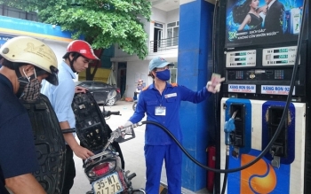 Giá xăng dầu hôm nay 20/11: Dầu giảm giá trở lại