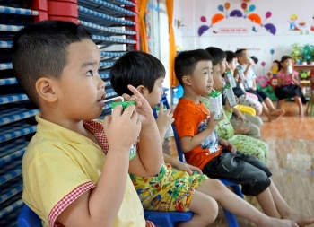 Sữa học đường Vinamilk giảm bớt gánh lo cho phụ huynh mùa Covid-19